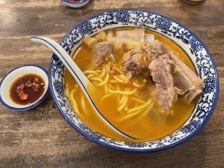 近所の Da Shi Jia﻿ で Pork Ribs Noodles
