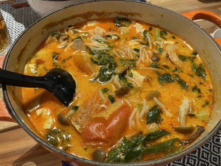 普段のフィッシュスープに LAKSA の素をいれてみたら想像より美味しく出来た